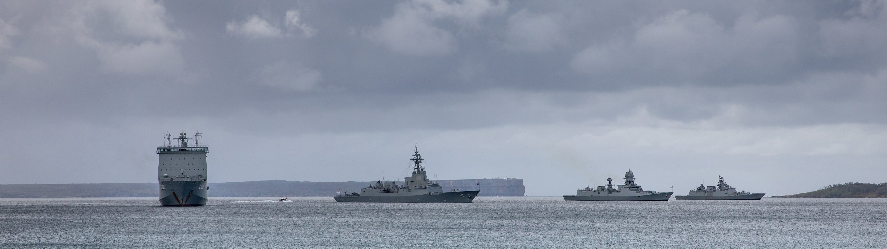 Force commands Royal Australian Navy