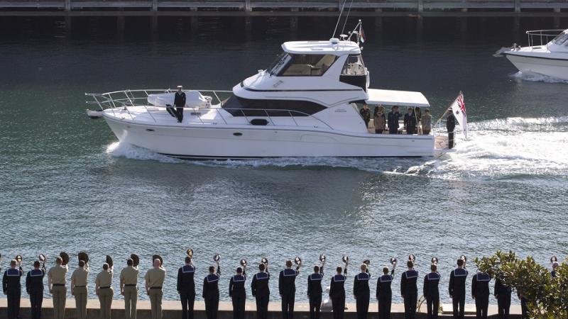 The Chief of the Defence Force, Air Chief Marshal Angus Houston, AC, AFC, and the Official Party arrive in the Admiral Hudson.