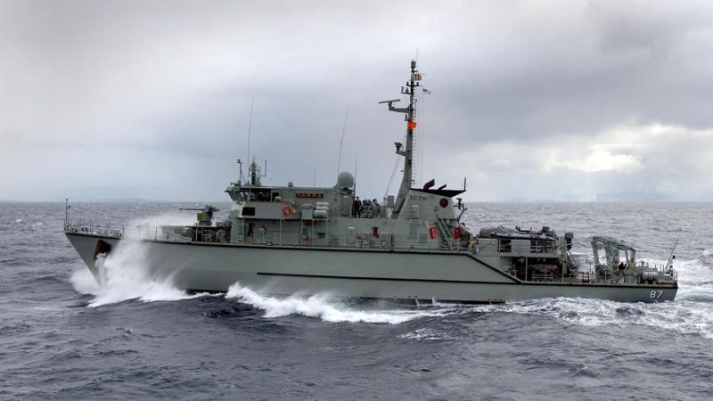HMAS Yarra (IV), coastal minehunter (MHC).