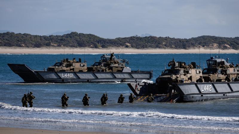 LHD Landing Craft (LLC).